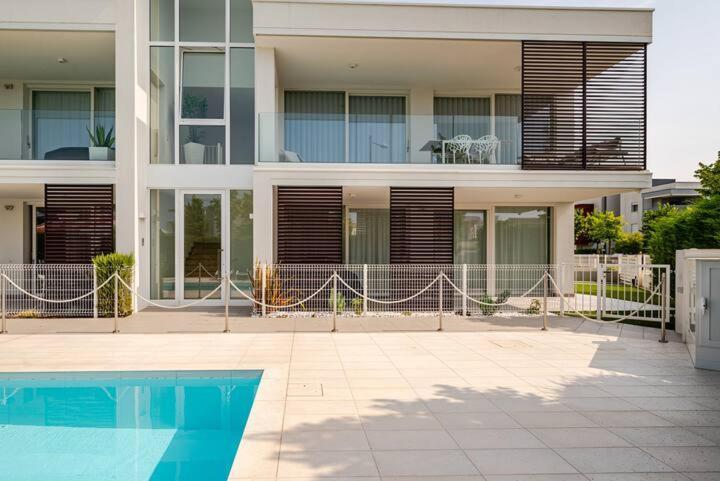 Apartment Luma With Pool Lido di Jesolo Zewnętrze zdjęcie